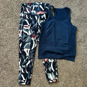 Like new! Sweaty Betty Super Sculpt 7/8 length legging and tank - medium